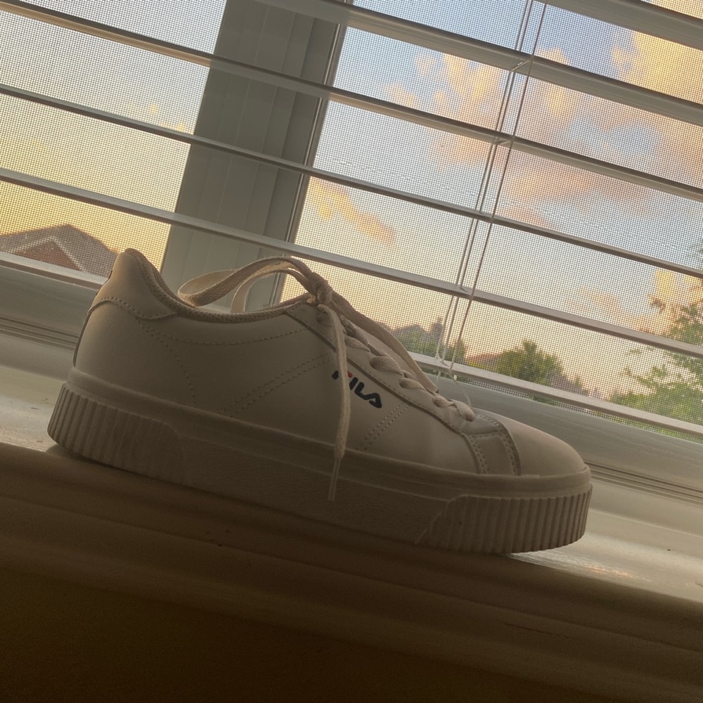 White fila sneaker